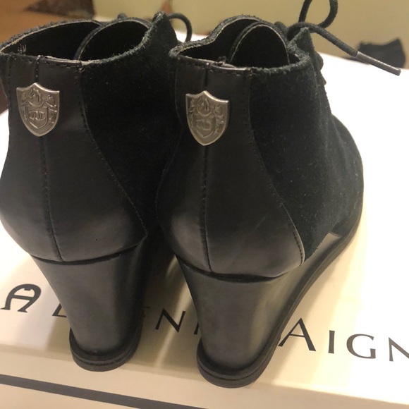 Etienne Aigner Suede Ankle Boots - Picture 3 of 4